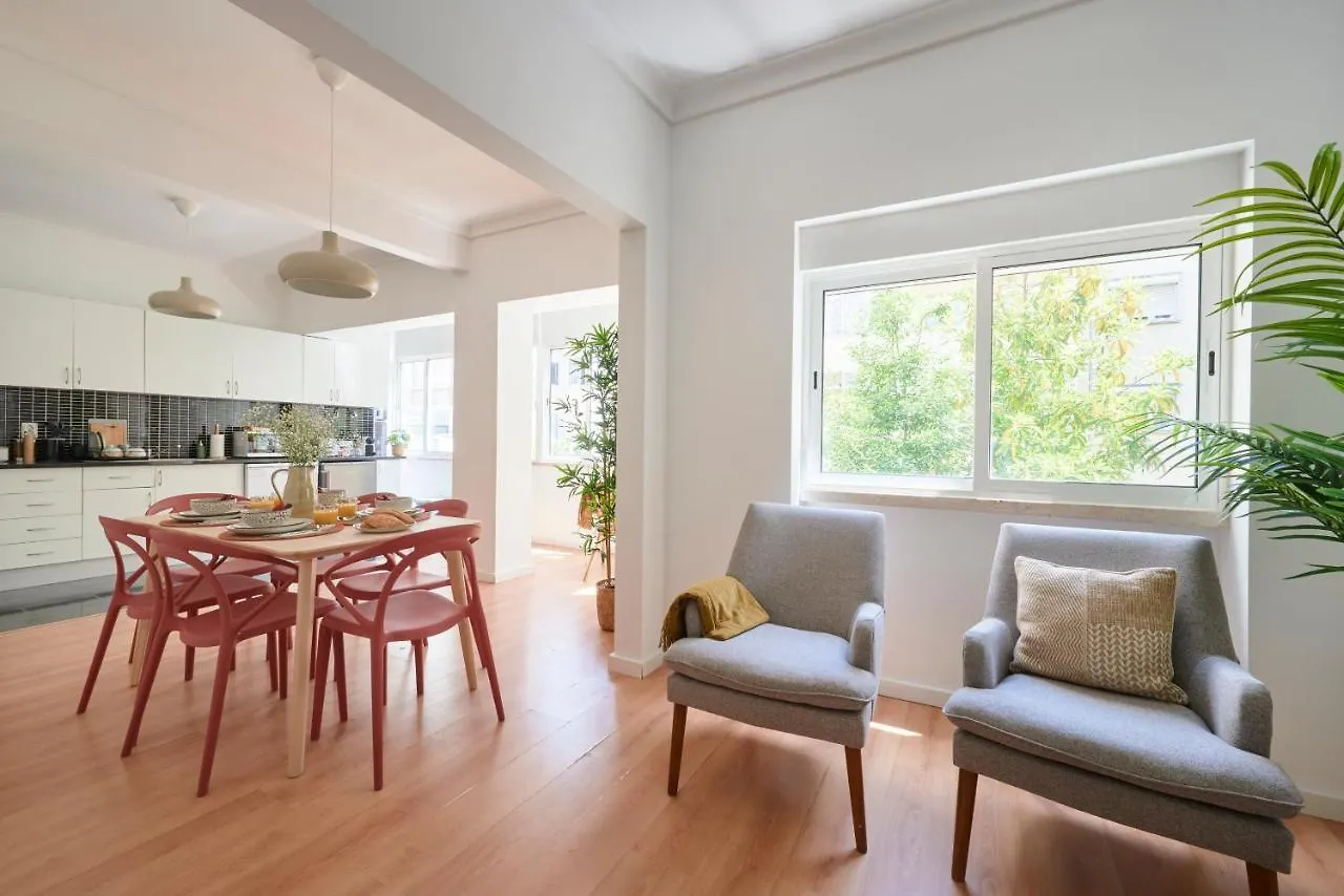 Sunset Balcony Apartment, By Timecooler Lisbon Apartment